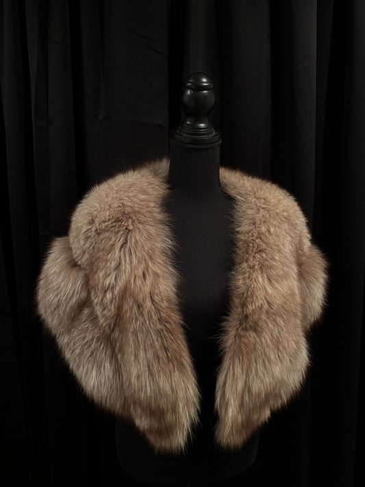 Lot 1 vintage fox fur shawl