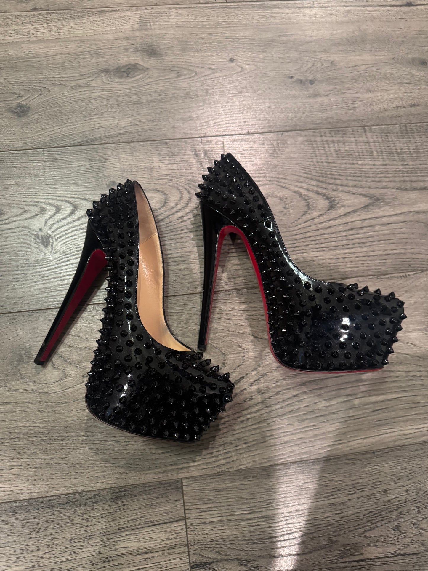Christian Louboutin daffodile 160mm spiked pumps in black patent leather circa 2011