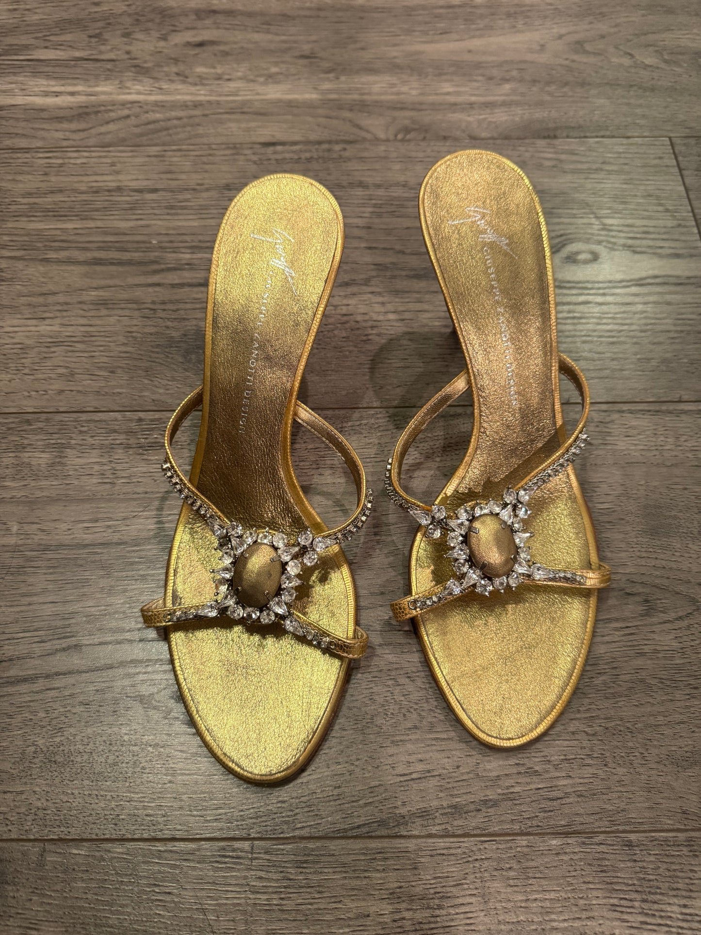 Giuseppe Zanotti vicini gold crystal sandals